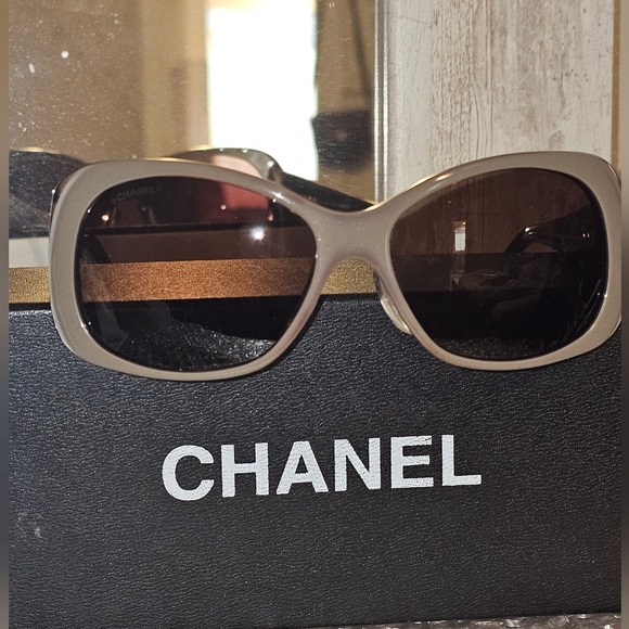 Rare Chanel Icon Symbols Sunglasses! - Picture 7 of 14